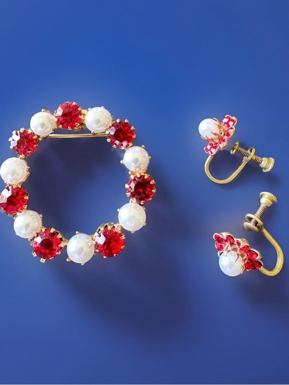 Vintage Restored Ruby Red Wreath Brooch & Screw Back Earrings Set Demi Parure